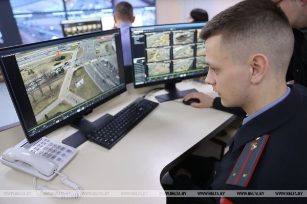 «А вы откуда знаете, что у нас ДТП?» У ГАИ появился новый отдел мониторинга «А вы откуда знаете, что у нас ДТП?» У ГАИ появился новый отдел мониторинга