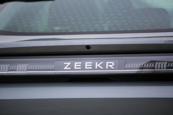 Белорус продавал в Сети дорогие электромобили с нарушением закона. Это заметила налоговая