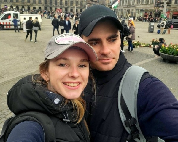 «За езду на чужом чипе штраф — 500 евро». Белоруска ушла из офиса и вместе с мужем работает на фуре