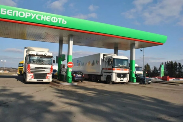 Дальнобойщик заправился не на той АЗС и попал под суд, хоть и белорус