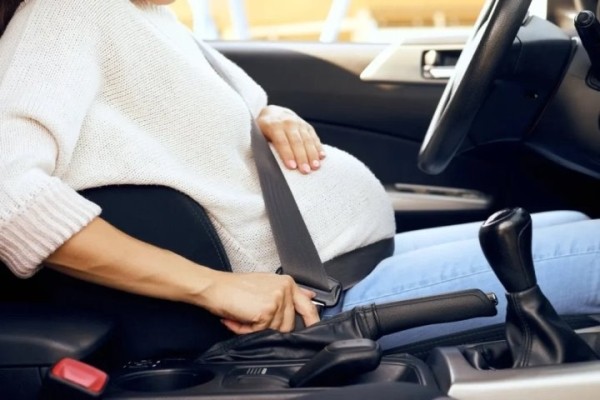 С какой скоростью беременным можно проезжать «лежачего полицейского»? С какой скоростью беременным можно проезжать «лежачего полицейского»?