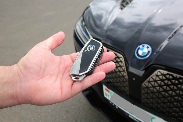 Белорусская фирма купила BMW iX и устала чинить авто. Дилер: «Подтверждения каких-либо неисправностей нет» Белорусская фирма купила BMW iX и устала чинить авто. Дилер: «Подтверждения каких-либо неисправностей нет»