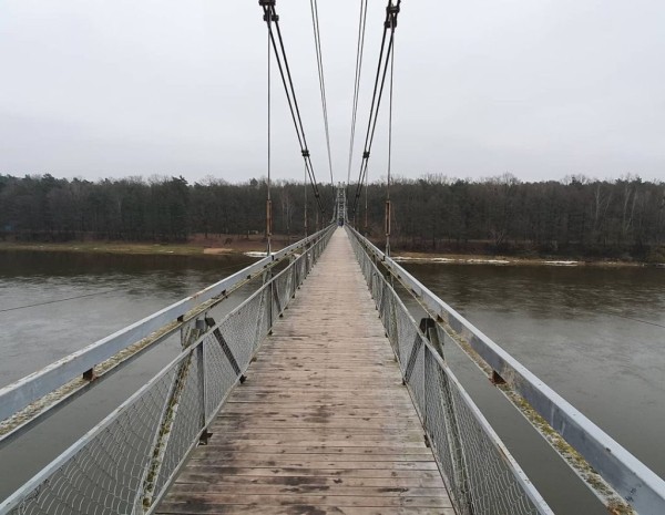 В Беларуси разберут самый длинный «висящий» пешеходный мост В Беларуси разберут самый длинный «висящий» пешеходный мост