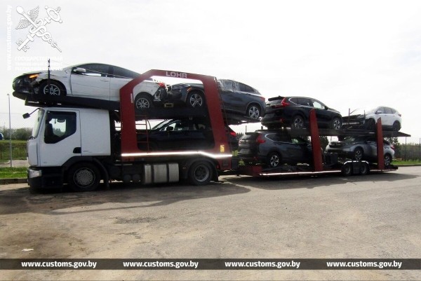 В Беларусь въезжали три автовоза б/у легковушек. Чем они привлекли внимание таможни? В Беларусь въезжали три автовоза б/у легковушек. Чем они привлекли внимание таможни?