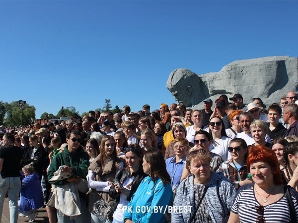 В Брестской крепости приняли присягу более 200 пограничников В Брестской крепости приняли присягу более 200 пограничников