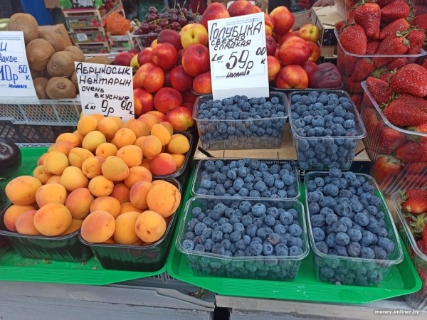 Брестская клубника на Комаровке в Минске. Что по цене? Брестская клубника на Комаровке в Минске. Что по цене?
