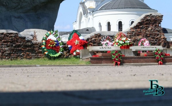 Начался ремонт у Вечного огня в Брестской крепости Начался ремонт у Вечного огня в Брестской крепости