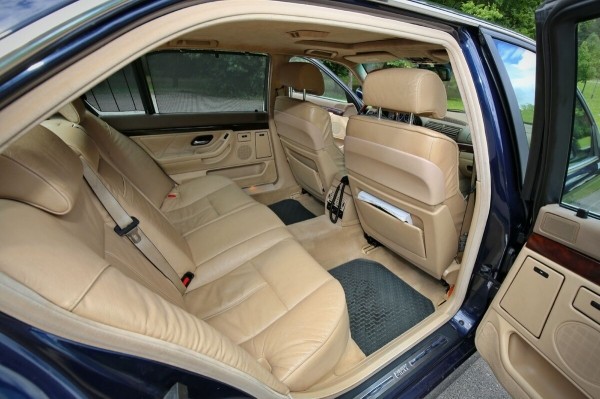 BMW 740iL (E38) в руках белоруса: «Затраты на содержание — информация не для слабонервных» BMW 740iL (E38) в руках белоруса: «Затраты на содержание — информация не для слабонервных»