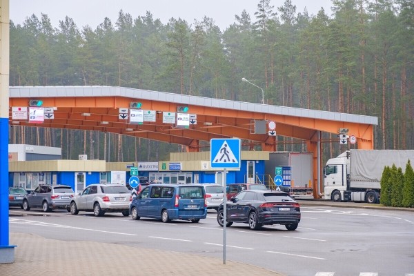 «Через Турцию — 5 000 евро сверху». Какие остались пути доставки «зависших» в Литве машин «Через Турцию — 5 000 евро сверху». Какие остались пути доставки «зависших» в Литве машин