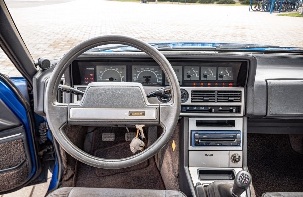 Это судьба! Брестчанин спустя 20 лет вернул и восстановил свою Mazda 929 из 80-х Это судьба! Брестчанин спустя 20 лет вернул и восстановил свою Mazda 929 из 80-х