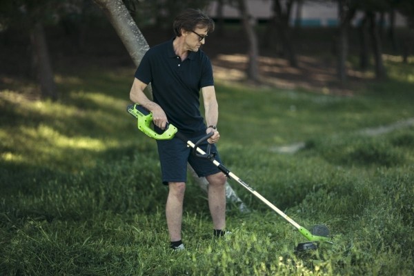 Покупаем триммер для дачи: как не ошибиться в выборе Покупаем триммер для дачи: как не ошибиться в выборе