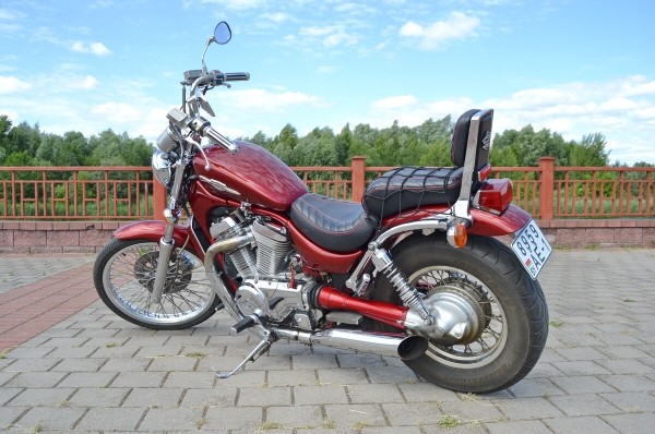 Девушка из Кобрина рассказала о своём Suzuki Intruder VS800 Девушка из Кобрина рассказала о своём Suzuki Intruder VS800