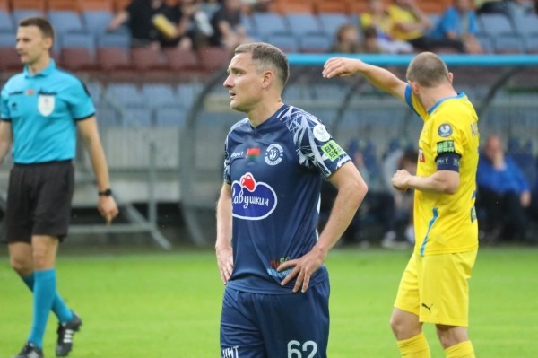 БАТЭ на своем поле обыграл брестское «Динамо» со счетом 3:1 БАТЭ на своем поле обыграл брестское «Динамо» со счетом 3:1