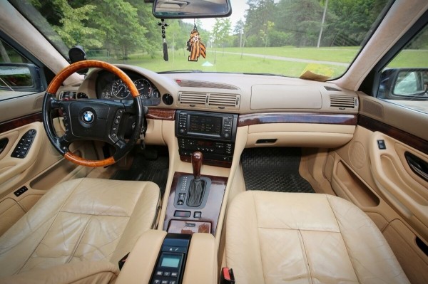 BMW 740iL (E38) в руках белоруса: «Затраты на содержание — информация не для слабонервных» BMW 740iL (E38) в руках белоруса: «Затраты на содержание — информация не для слабонервных»