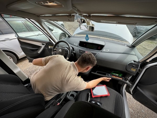 Изучаем с подборщиком, что можно купить за $12 000 «без пробега по РБ» Изучаем с подборщиком, что можно купить за $12 000 «без пробега по РБ»