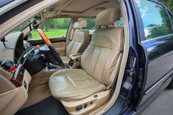 BMW 740iL (E38) в руках белоруса: «Затраты на содержание — информация не для слабонервных» BMW 740iL (E38) в руках белоруса: «Затраты на содержание — информация не для слабонервных»