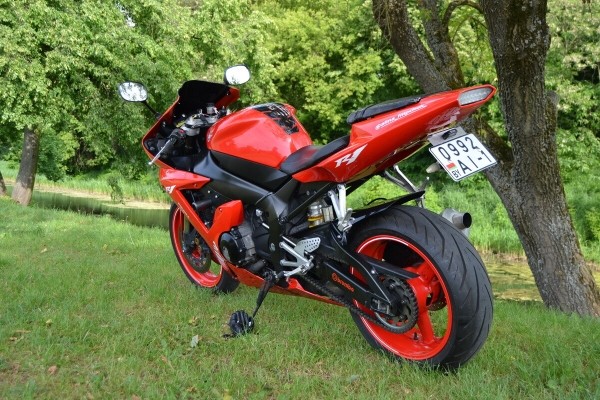 «Его многие боятся!» Многодетная мама рассекает на «суперспорте» Yamaha YZF-R1 по Бресту «Его многие боятся!» Многодетная мама рассекает на «суперспорте» Yamaha YZF-R1 по Бресту