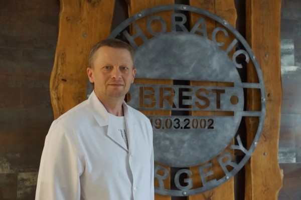 Не только слышал, но и видел, как бьётся сердце в груди. Знакомимся с хирургом из Бреста Не только слышал, но и видел, как бьётся сердце в груди. Знакомимся с хирургом из Бреста