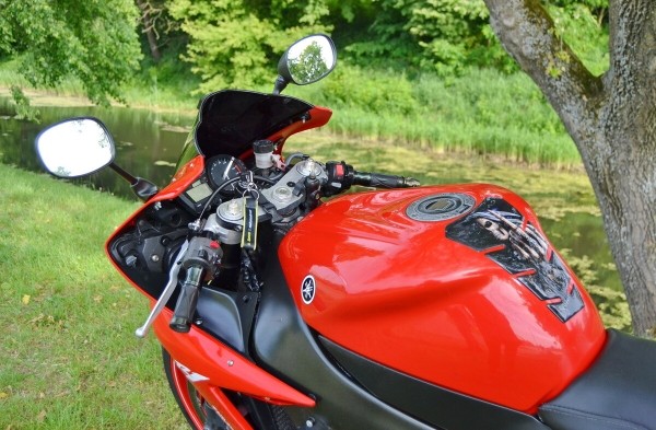 «Его многие боятся!» Многодетная мама рассекает на «суперспорте» Yamaha YZF-R1 по Бресту «Его многие боятся!» Многодетная мама рассекает на «суперспорте» Yamaha YZF-R1 по Бресту