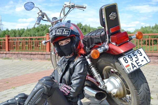 Девушка из Кобрина рассказала о своём Suzuki Intruder VS800 Девушка из Кобрина рассказала о своём Suzuki Intruder VS800