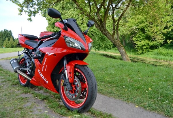 «Его многие боятся!» Многодетная мама рассекает на «суперспорте» Yamaha YZF-R1 по Бресту «Его многие боятся!» Многодетная мама рассекает на «суперспорте» Yamaha YZF-R1 по Бресту