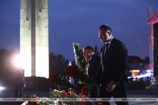 Около 20 тыс. человек стали участниками митинга-реквиема в Брестской крепости Около 20 тыс. человек стали участниками митинга-реквиема в Брестской крепости