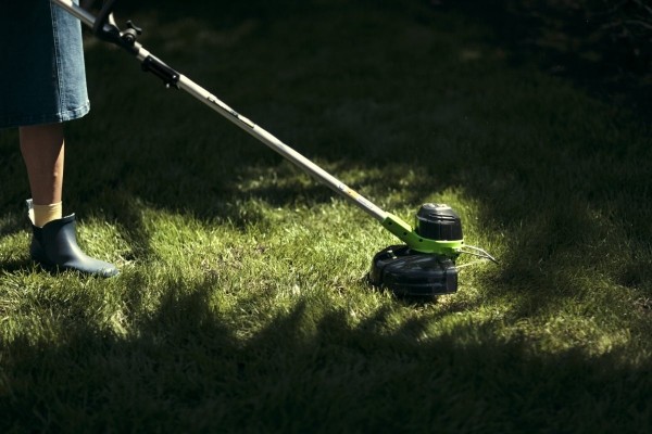 Покупаем триммер для дачи: как не ошибиться в выборе Покупаем триммер для дачи: как не ошибиться в выборе