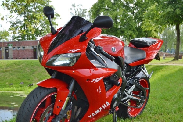 «Его многие боятся!» Многодетная мама рассекает на «суперспорте» Yamaha YZF-R1 по Бресту «Его многие боятся!» Многодетная мама рассекает на «суперспорте» Yamaha YZF-R1 по Бресту