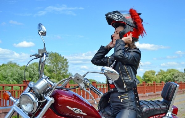 Девушка из Кобрина рассказала о своём Suzuki Intruder VS800 Девушка из Кобрина рассказала о своём Suzuki Intruder VS800