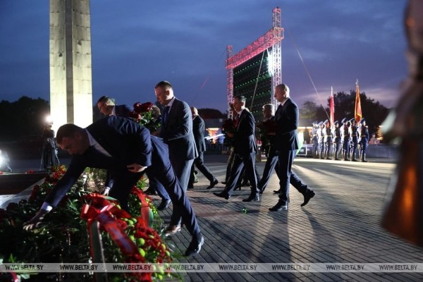 Около 20 тыс. человек стали участниками митинга-реквиема в Брестской крепости Около 20 тыс. человек стали участниками митинга-реквиема в Брестской крепости