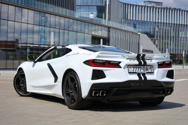 «На светофорах бывает стыдно!». Белорус о спорткаре за $150 000 «На светофорах бывает стыдно!». Белорус о спорткаре за $150 000