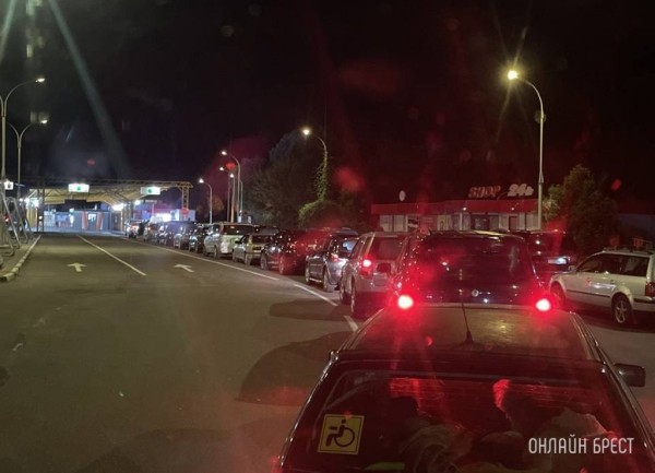 В Польшу перестали пропускать машины из Беларуси без присутствия владельца. Что происходит В Польшу перестали пропускать машины из Беларуси без присутствия владельца. Что происходит