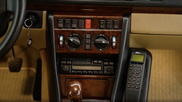 «Эту машину нельзя продавать». Белорус о Mercedes-Benz S124 1986 г. в.