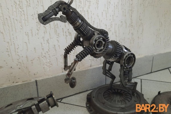 «Для кого-то мусор, а для меня материал для творчества». Необычные статуэтки из старых автозапчастей создает житель Барановичей «Для кого-то мусор, а для меня материал для творчества». Необычные статуэтки из старых автозапчастей создает житель Барановичей