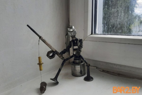 «Для кого-то мусор, а для меня материал для творчества». Необычные статуэтки из старых автозапчастей создает житель Барановичей «Для кого-то мусор, а для меня материал для творчества». Необычные статуэтки из старых автозапчастей создает житель Барановичей