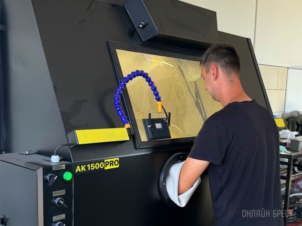 BrestBlast — бережная очистка деталей методом аквабластинга. Аппаратная промывка радиатора печки и чистка всей системы охлаждения двигателя в Бресте BrestBlast — бережная очистка деталей методом аквабластинга. Аппаратная промывка радиатора печки и чистка всей системы охлаждения двигателя в Бресте