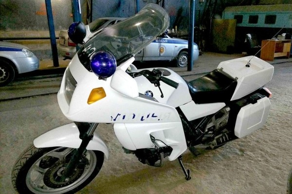 МВД продает милицейский мотоцикл с мигалками. Сколько стоит? МВД продает милицейский мотоцикл с мигалками. Сколько стоит?