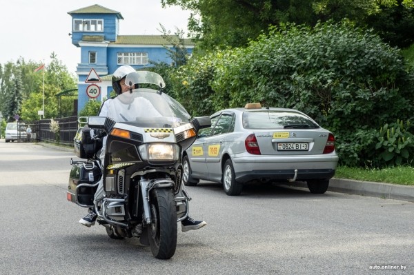 Права категории А получил только в 36 лет: как белорус зарабатывает на мототакси Права категории А получил только в 36 лет: как белорус зарабатывает на мототакси