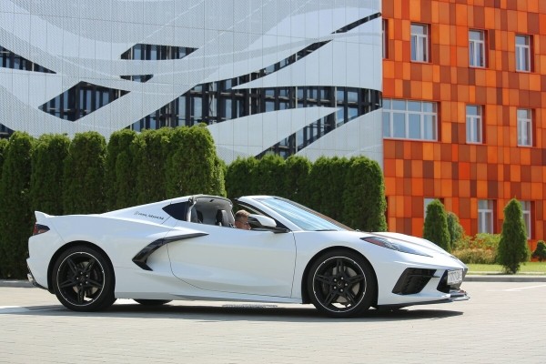 «На светофорах бывает стыдно!». Белорус о спорткаре за $150 000 «На светофорах бывает стыдно!». Белорус о спорткаре за $150 000