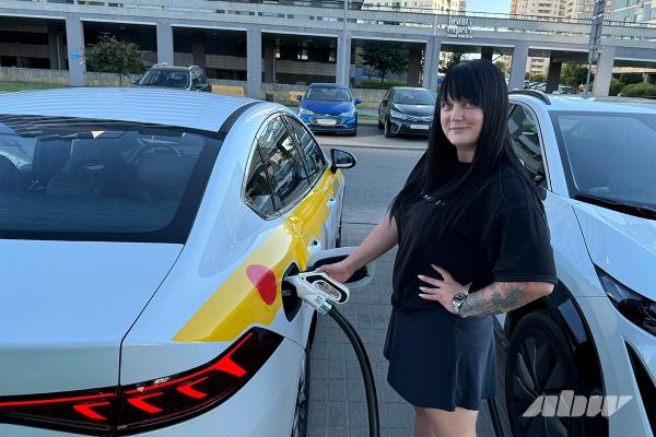 «Я как камера кругового обзора»: поговорили с девушкой – водителем такси, да еще и «электрички» «Я как камера кругового обзора»: поговорили с девушкой – водителем такси, да еще и «электрички»