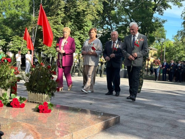 Праздничные мероприятия ко Дню Независимости проходят в Бресте Праздничные мероприятия ко Дню Независимости проходят в Бресте