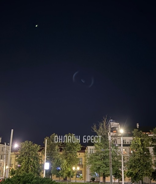 В небе над Брестом читатели наблюдали странный объект. Что это было? В небе над Брестом читатели наблюдали странный объект. Что это было?