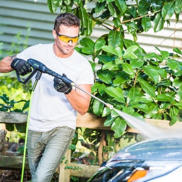 Ваш автомобиль нуждается в уходе: как выбрать мойку высокого давления Ваш автомобиль нуждается в уходе: как выбрать мойку высокого давления