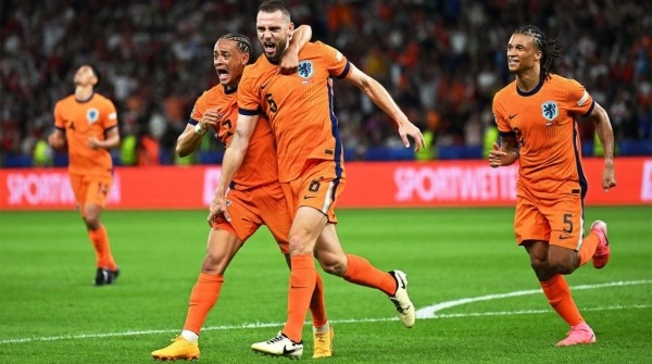 Стали известны все участники и пары полуфинала Евро-2024 по футболу. Кто с кем сыграет Стали известны все участники и пары полуфинала Евро-2024 по футболу. Кто с кем сыграет