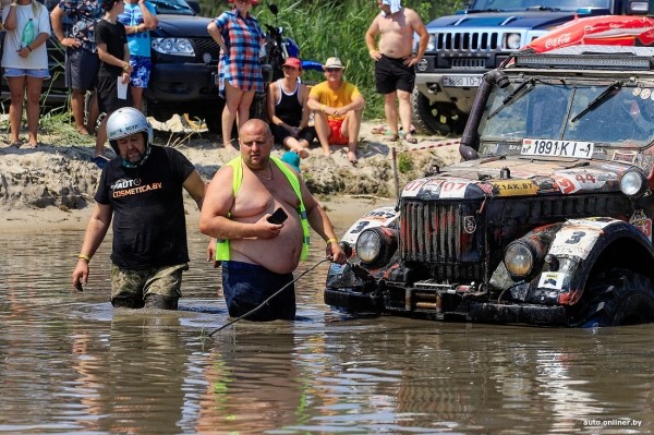 Под Брестом проходит джип-фестиваль. Фоторепортаж Под Брестом проходит джип-фестиваль. Фоторепортаж