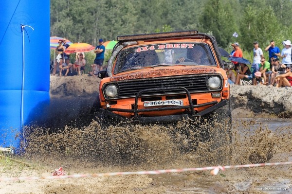 Под Брестом проходит джип-фестиваль. Фоторепортаж Под Брестом проходит джип-фестиваль. Фоторепортаж