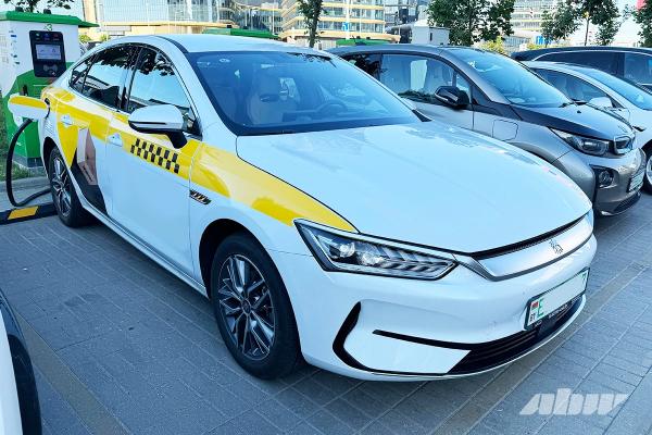 «Я как камера кругового обзора»: поговорили с девушкой – водителем такси, да еще и «электрички» «Я как камера кругового обзора»: поговорили с девушкой – водителем такси, да еще и «электрички»