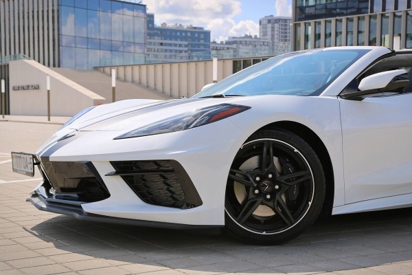 «На светофорах бывает стыдно!». Белорус о спорткаре за $150 000 «На светофорах бывает стыдно!». Белорус о спорткаре за $150 000