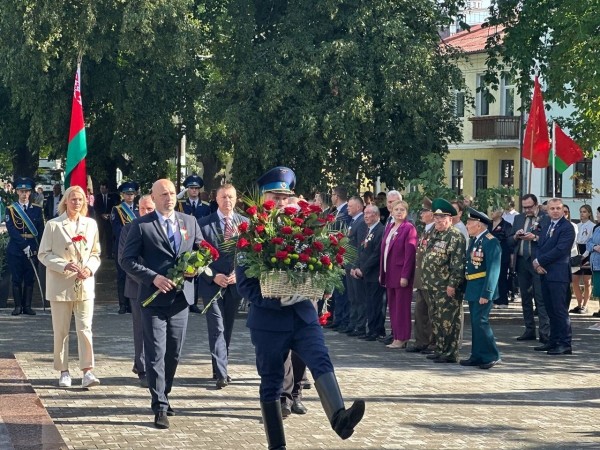 Праздничные мероприятия ко Дню Независимости проходят в Бресте Праздничные мероприятия ко Дню Независимости проходят в Бресте