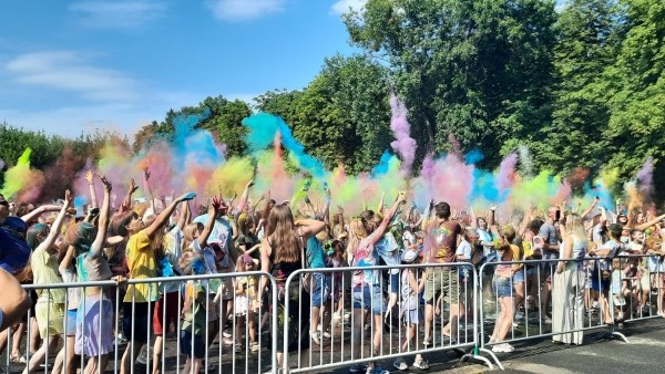 «Цветное безумие» и пенная вечеринка. Фестиваль Dreamfest в городском парке Бреста «Цветное безумие» и пенная вечеринка. Фестиваль Dreamfest в городском парке Бреста